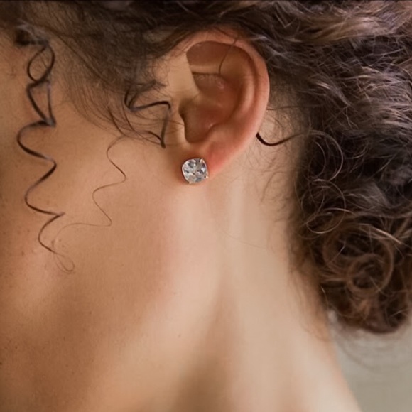 🔵𝟲𝟱%𝗢𝗙𝗙 𝗯𝘂𝗻𝗱𝗹𝗲𝘀 𝟯+🔵 NEW 925 CZ Cushion Cut Classic Stud Earrings - Picture 6 of 12